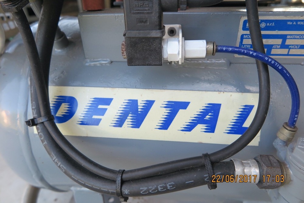 Medical dental air compressor