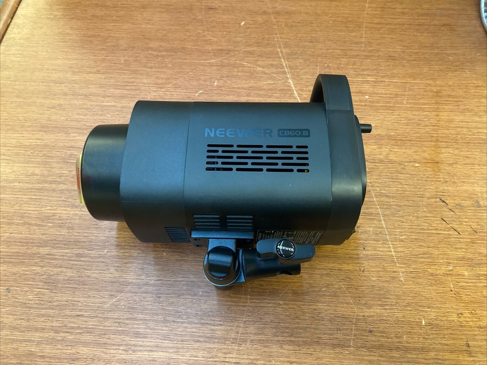 NEEWER CB60B Video Light