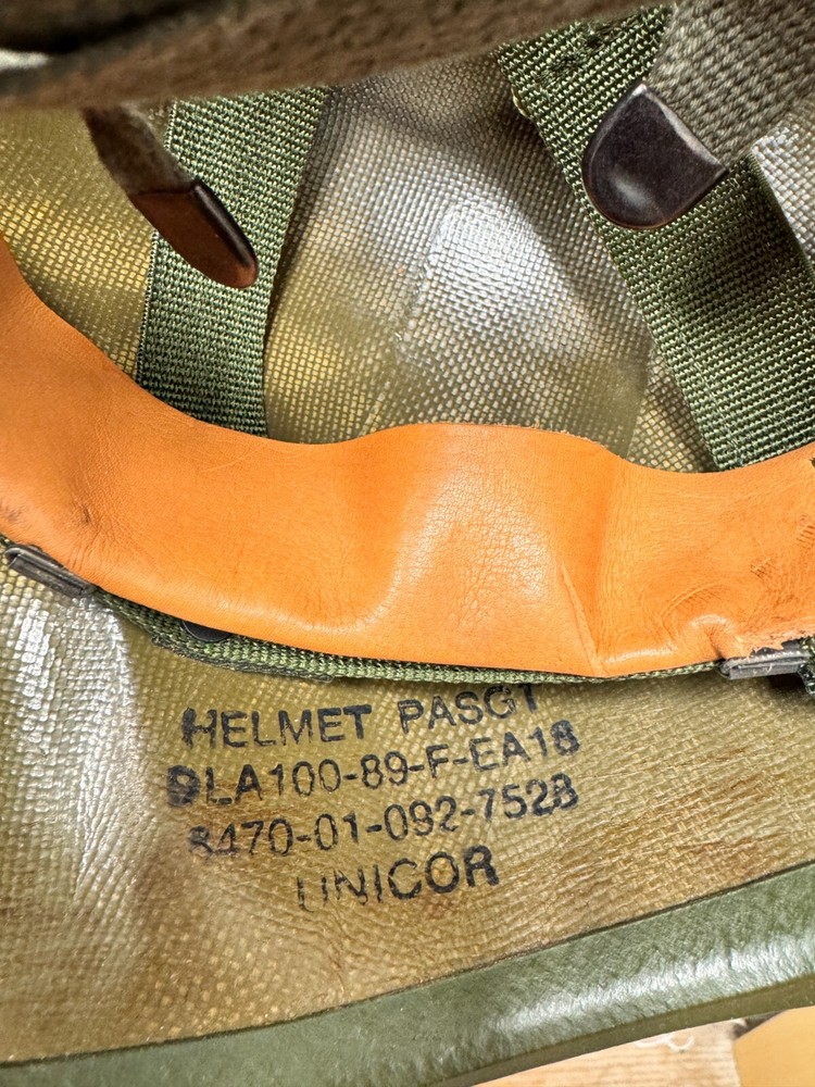 ORIGINAL US ARMY ISSUE PASGT COMBAT HEL MET - LARGE