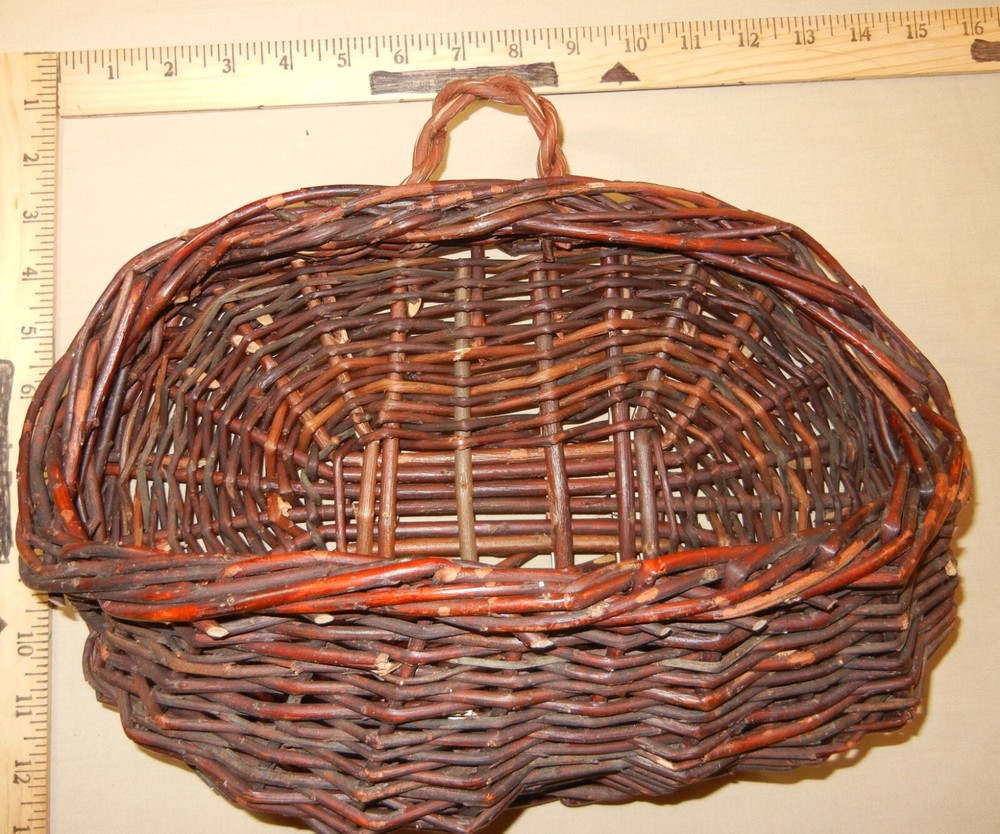 Woven Grapevine Wall Hanging Pocket Basket