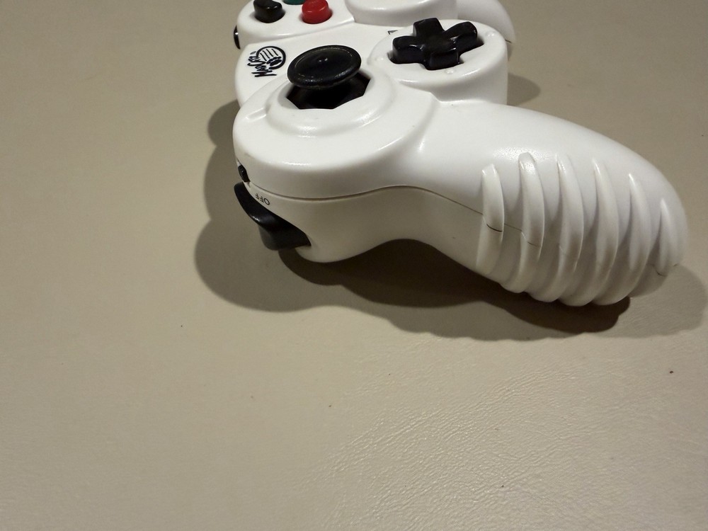 Mad Catz Wireless GameCube Controller White + Dongle