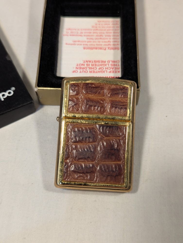 ZIPPO CROCODILE LEATHER BRASS LIGHTER 2001