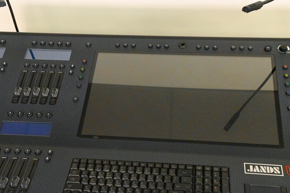 Jands Vista L5 Lighting Control Console CG01US6