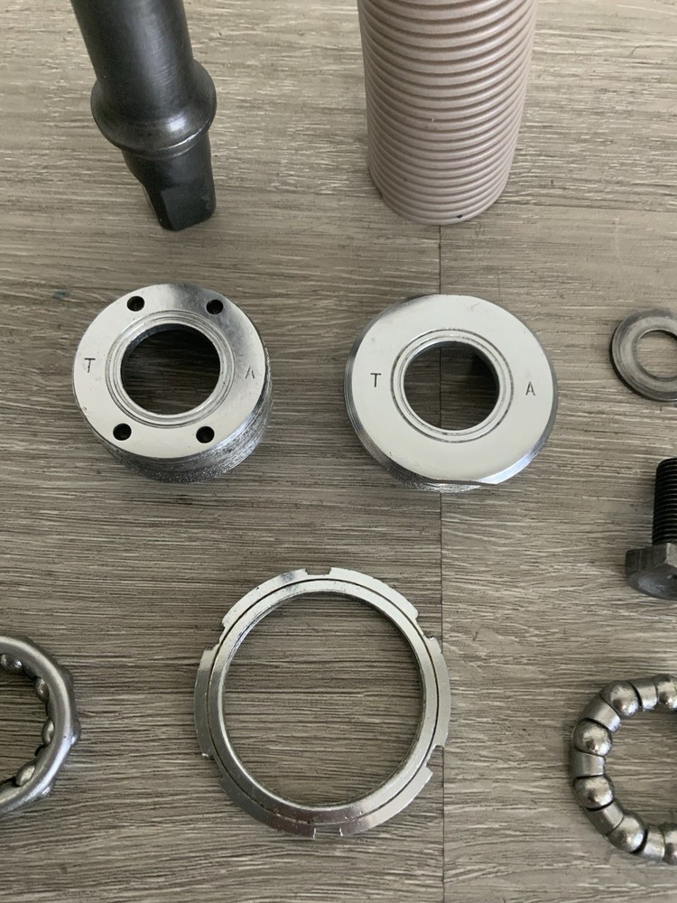 SPECIALITES TA BOTTOM BRACKET FRENCH THREADED 68-123 MM