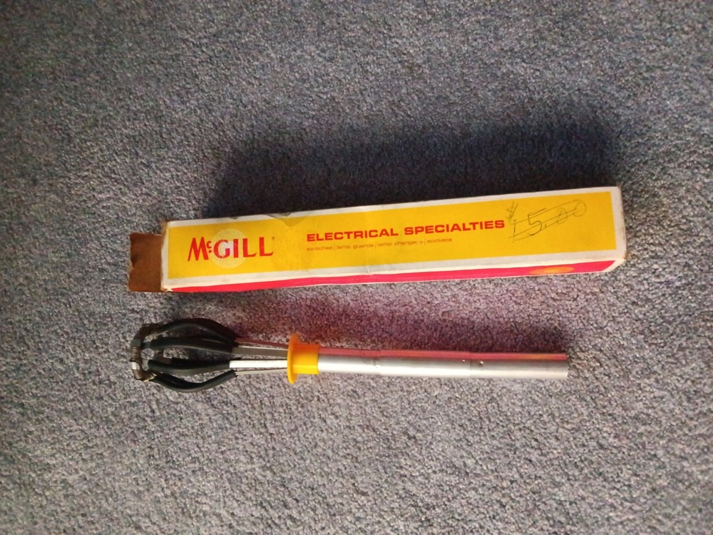 McGill Light Bulb Extractor