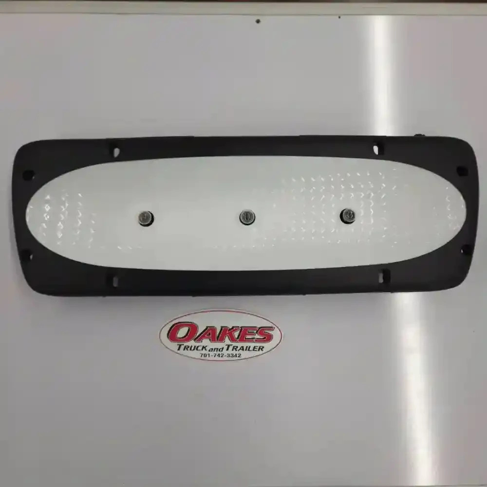 2010 Peterbilt 386 Cab Sleeper Dome Light-- P54-6052-100