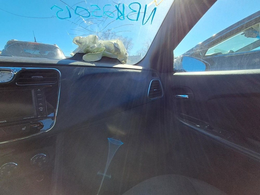 200 2011 Glove Box 4862088