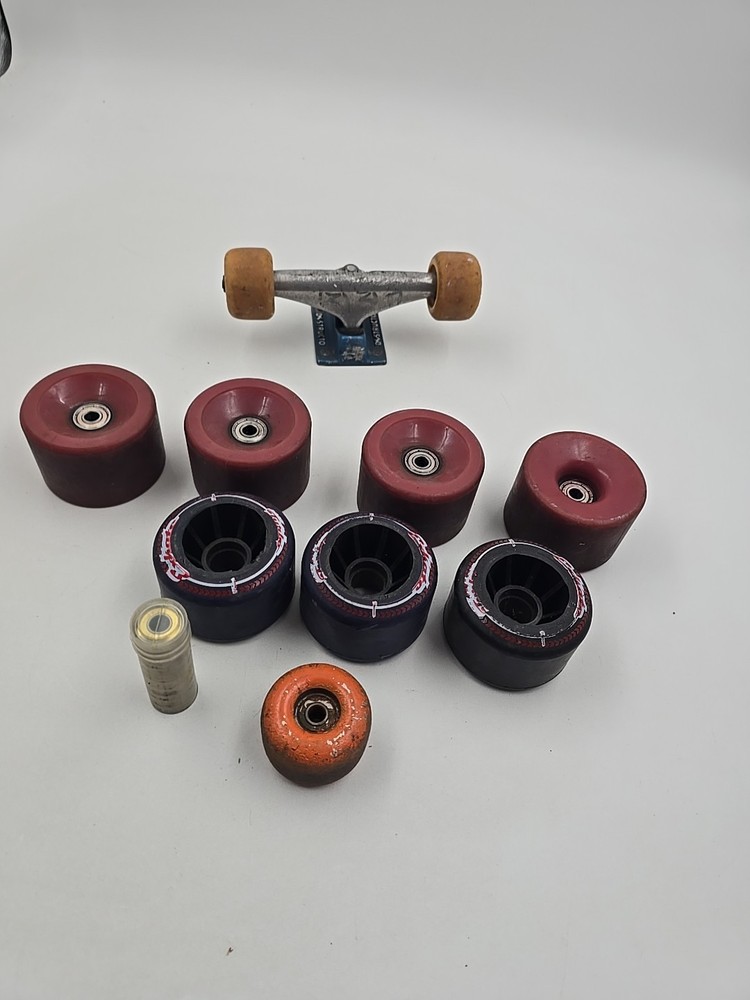 Misc . Skateboard Wheels And Bearings Condition Unknown