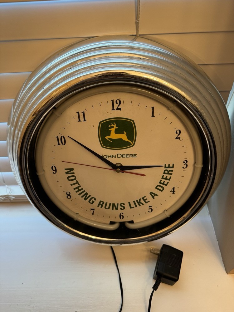 John Deere Nothing Runs Like A Deere Neon Lighted Clock neon WORKS-clock Doesnt
