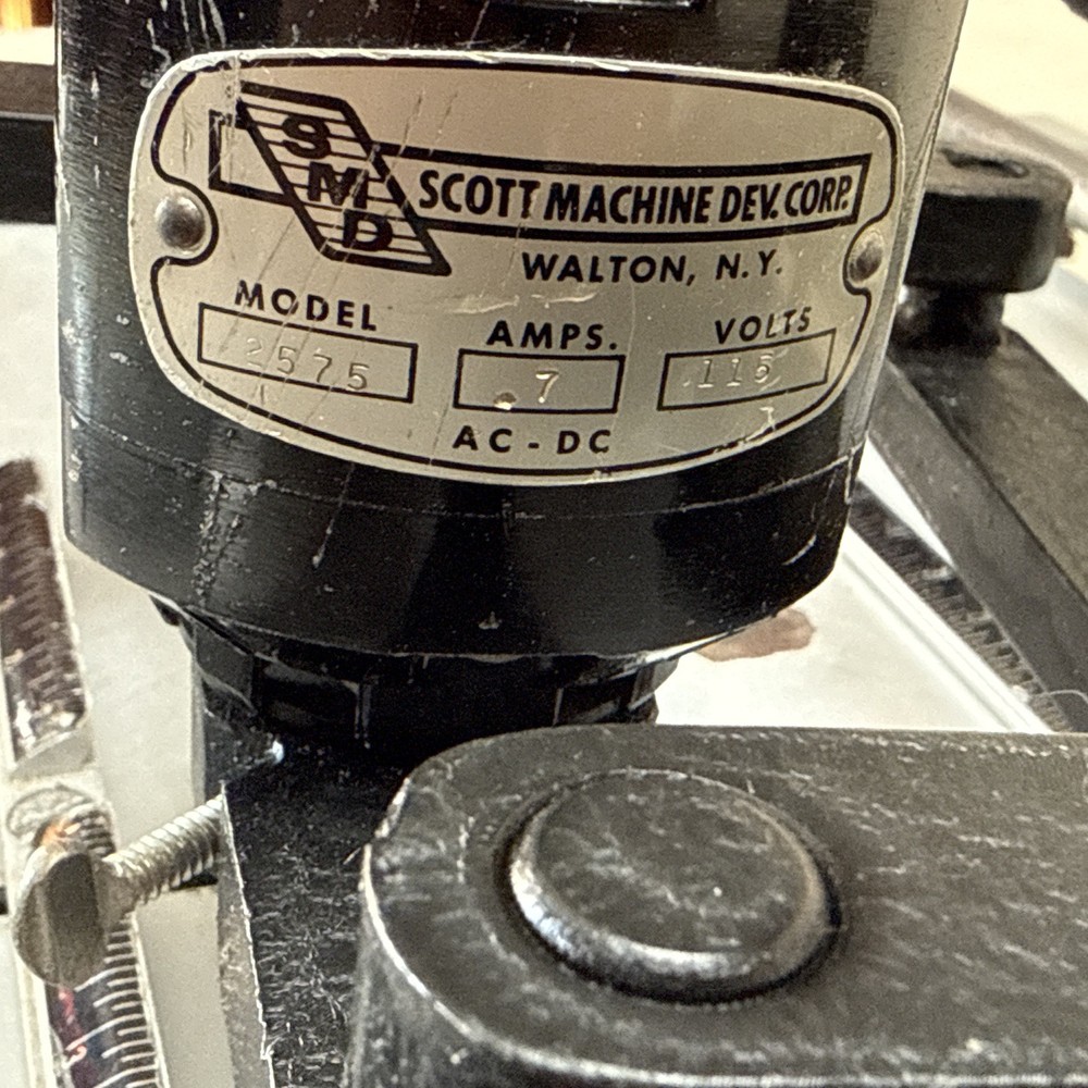 Scott SM-300 pantograph engraving machine