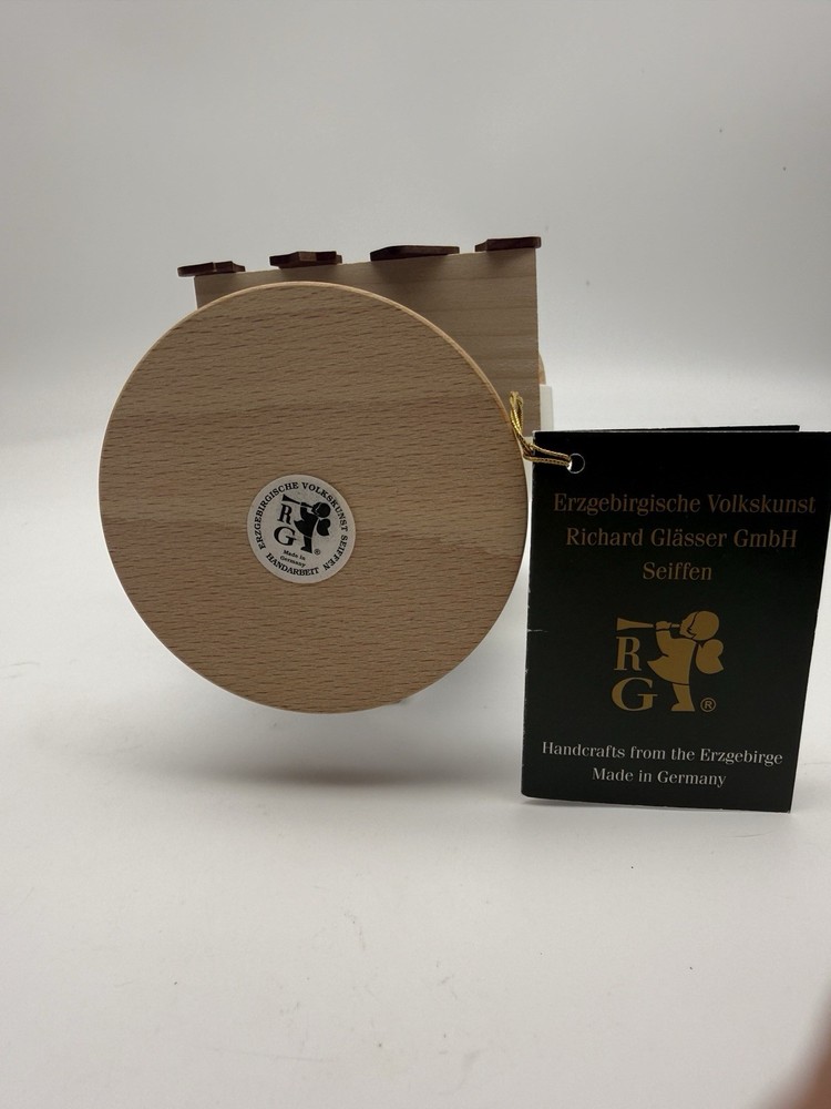 Authentic Richard Glässer Gingerbread Baker Nutcracker | Handcrafted Germany