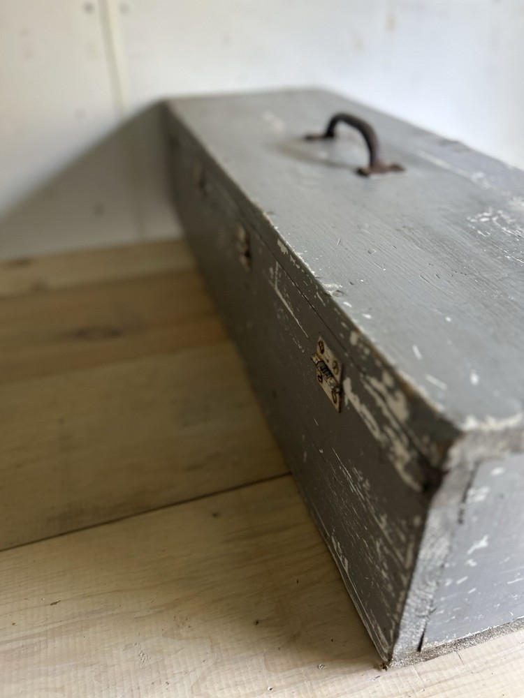 Vintage Rustic Painted Wood Carpenter Tool Storage Box Chest Trunk with Lid