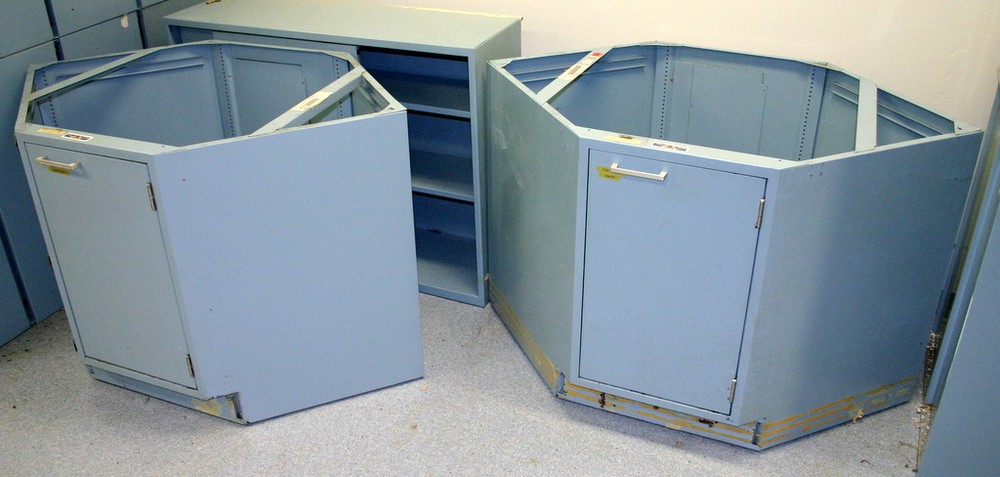 FISHER HAMILTON LABORATORY BASE CORNER UNIT, CASEWORK, BLUE MIST (BM), 30" HIGH