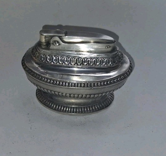 VINTAGE RONSON QUEEN ANN TABLE LIGHTER WORKS