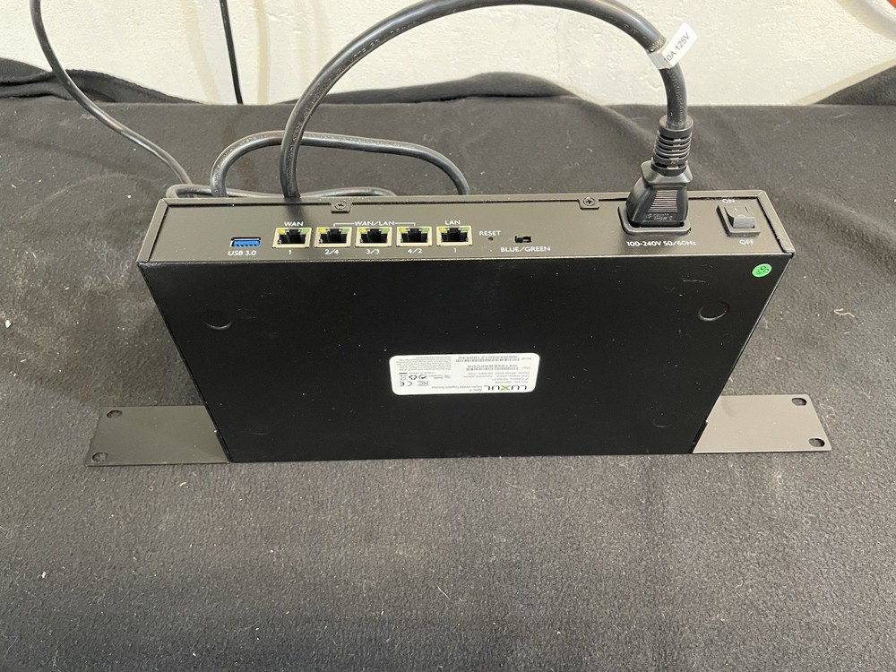 LUXUL Epic-4 ABR-4500 Router