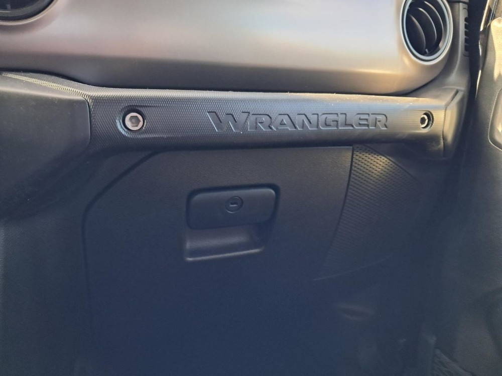 TJ        2020 Glove Box 4861593