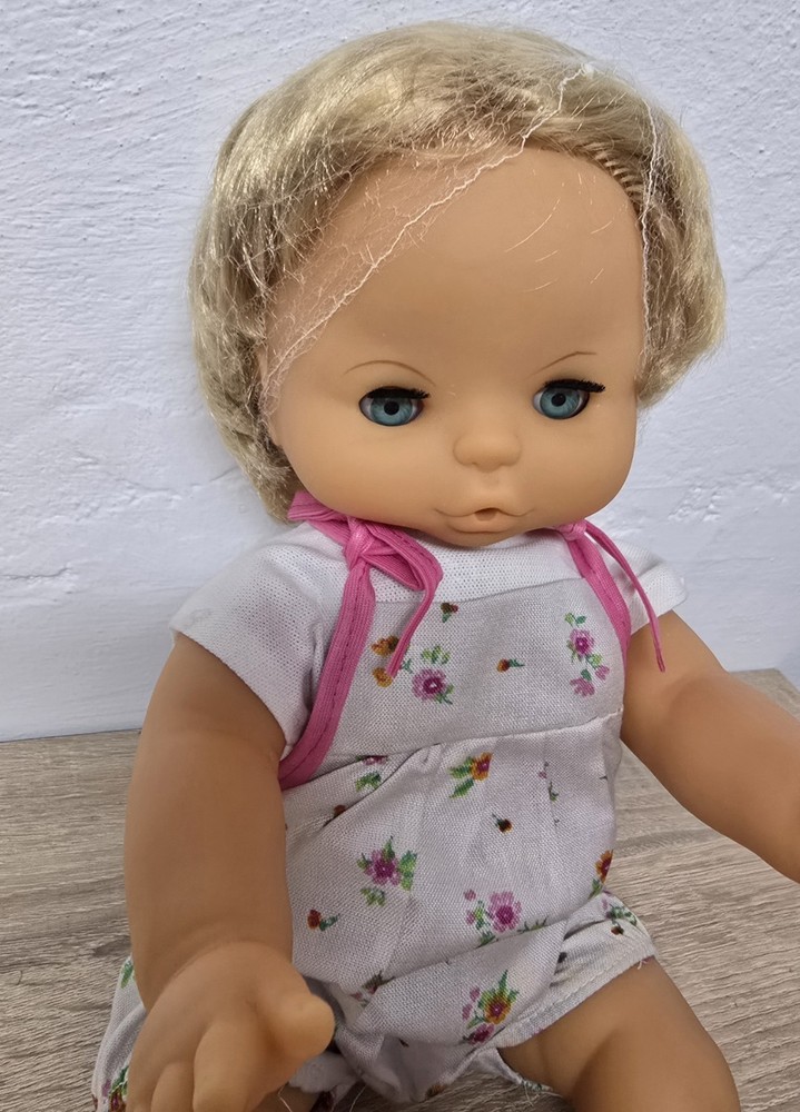 Vinyl doll, 37 cm, sleeping eyes, drinking and wetting function, vintage