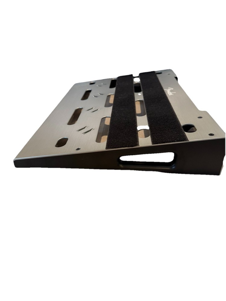 Fender Pedal Board Medium With Case Excellent Condition