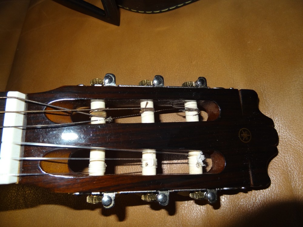 Yamaha C-150 Classical Acoustic Guitar + Case