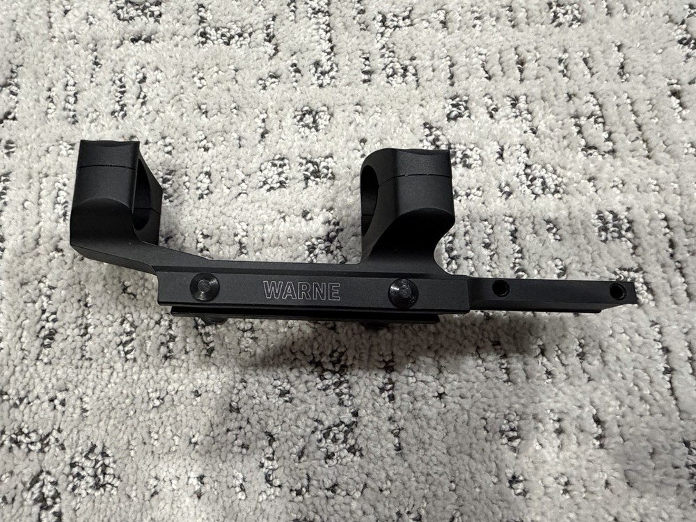 Warne MSR-AR 1 inch scope mount.