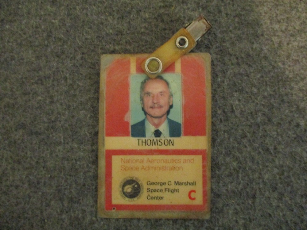 EARLY NASA SPACE SHUTTLE DEVELOPMENT REPORTS/PHOTOS/PRESENTATIONS RS25 DESIGNER