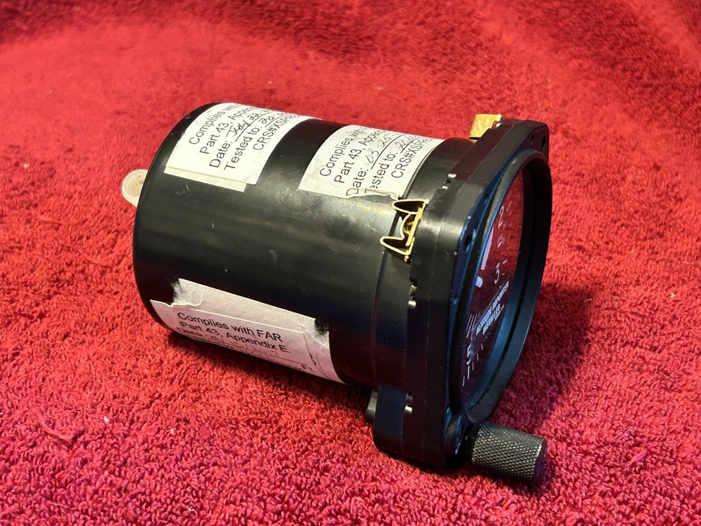 UNITED INSTRUMENTS ALTIMETER P/N 5934PD-3 CODE A.134