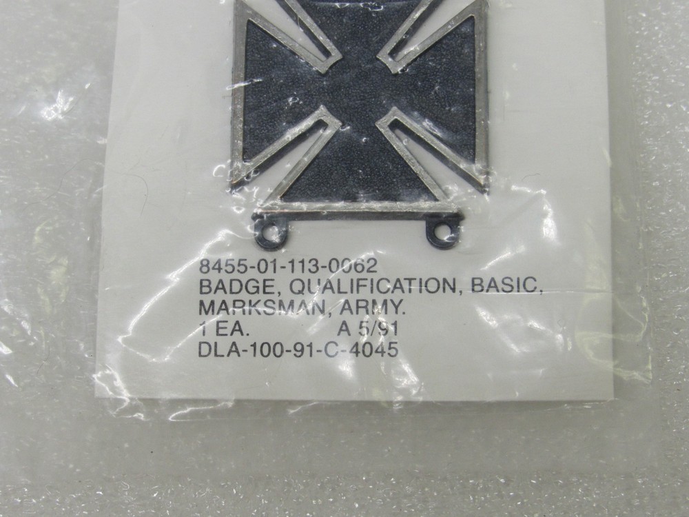 US Army Basic Marksman Qualification Badge New & Sealed Desert Storm Era 05/91