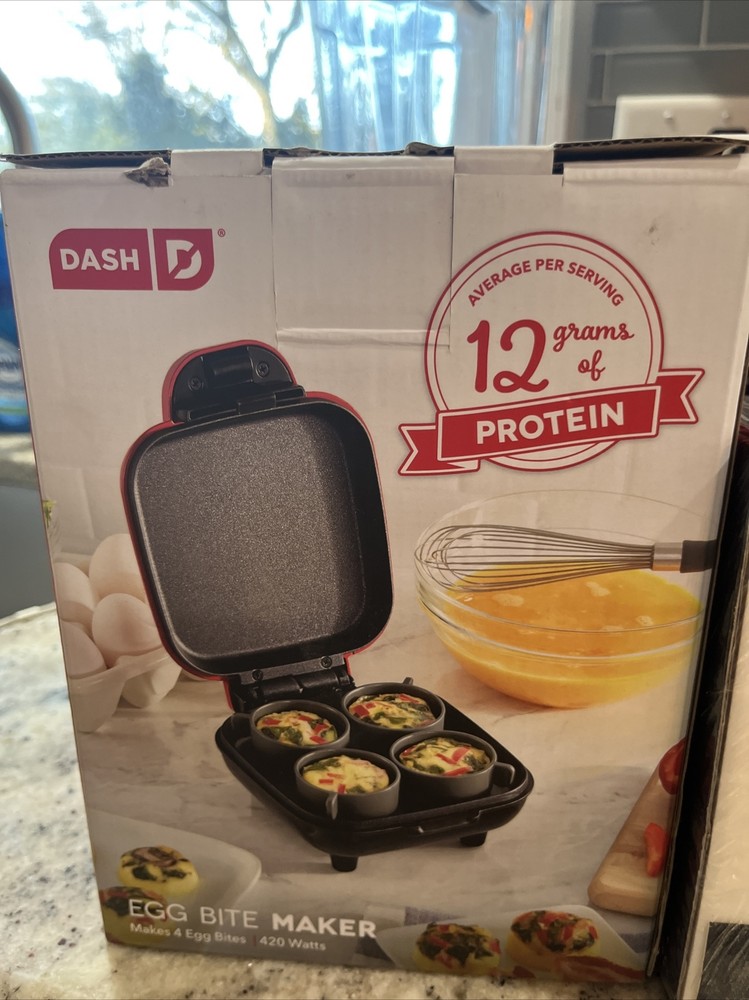 Brand New DASH Egg Bite Maker 420 Watts / 4 Silicone Molds / Red