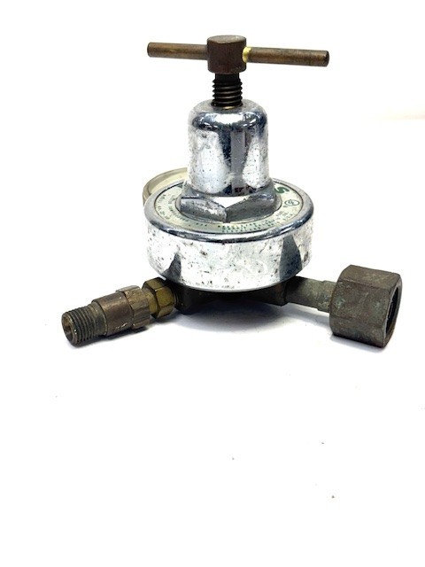 HARRIS, COMPRESSED GAS REGULATOR, MODEL NO. 25-100