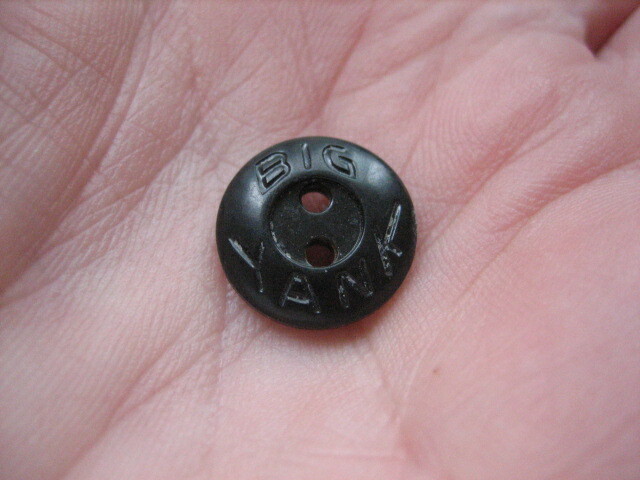 Vintage BIG YANK Small 9/16" Plastic Verbal Work Clothes Button - PS38