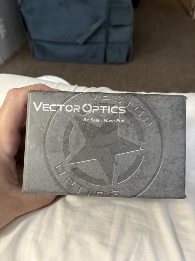 Vector Optics SCRD-04 8 Reticle Sight Pre-owned Never Used