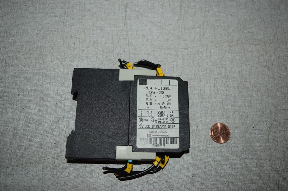 Telemecanique RE4RL13BU Time Delay Relay