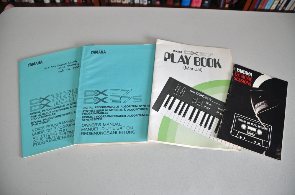 Yamaha DX27 Vintage Keyboard Synthesizer