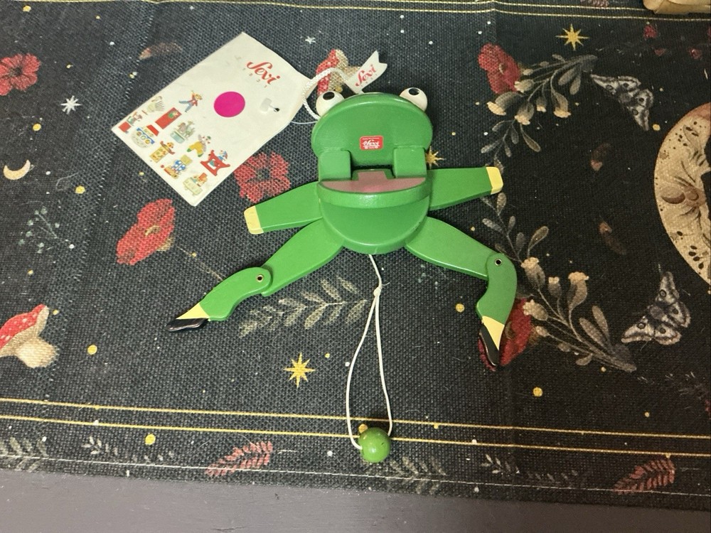 Vintage Sevi Pull String Jumping Frog Toad Cheerful NOS New With Tags T2