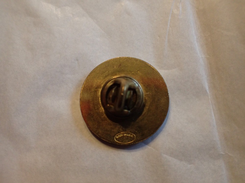 McDonalds Coca Cola World Enamel Lapel Pin NICE