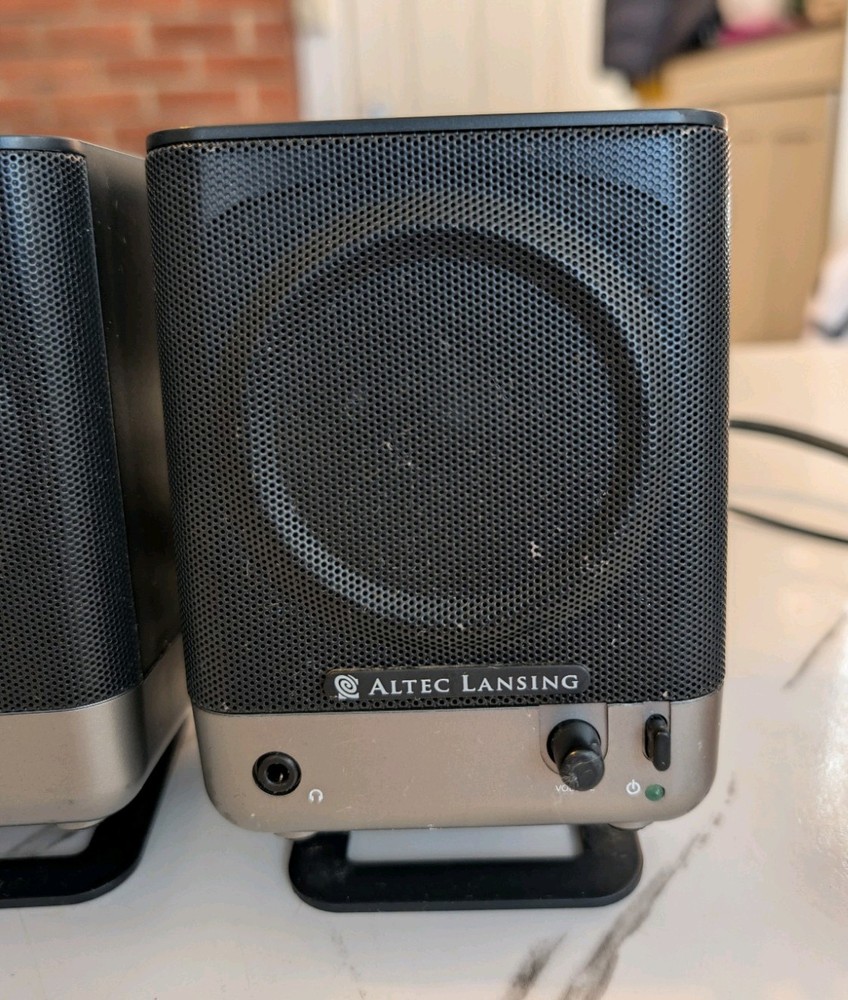 Altec Lansing 221 3-Piece Set Wired Computer Desktop Speaker System - Tested