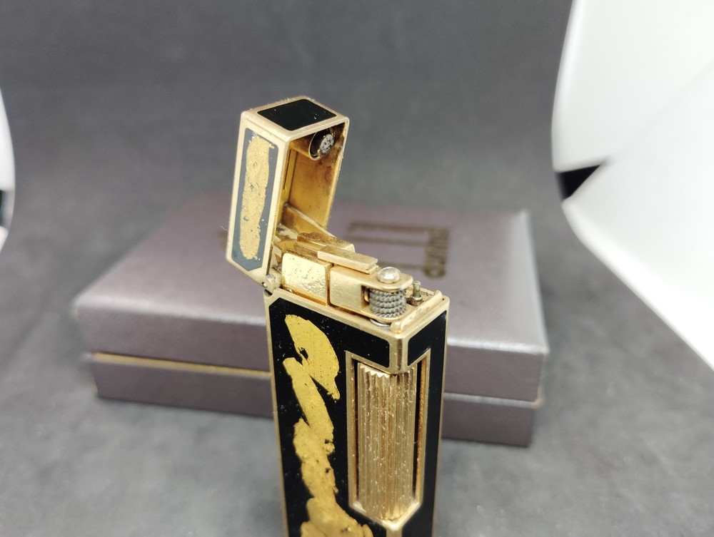 Vintage Dunhill Rolla gas lighter Black Lacquer Gold Powder Pattern with box