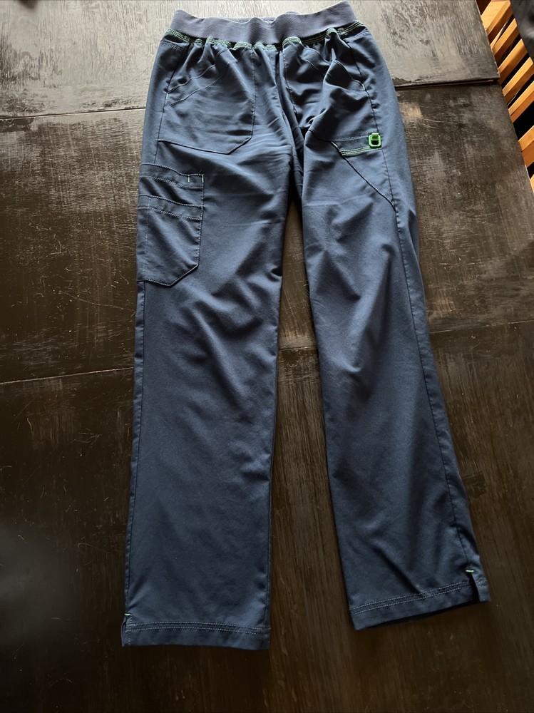 Carhartt scrub sets women small