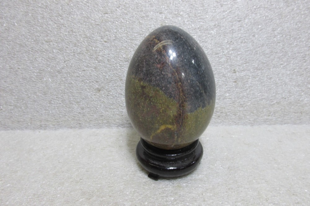 ALABASTER COLLECTOR'S EGG w/ STAND #3