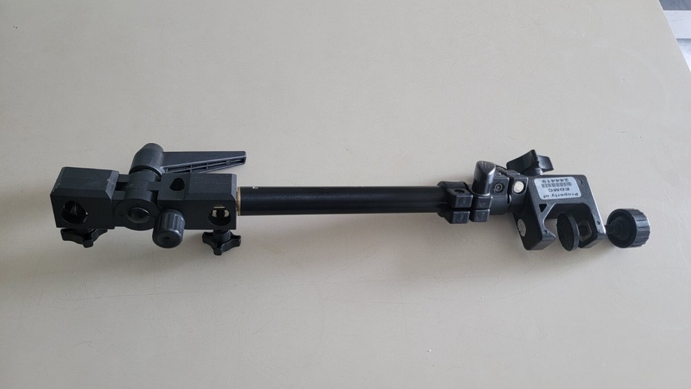Smith Victor Clap-On Expanding 16"-29" Tabletop Light Stand