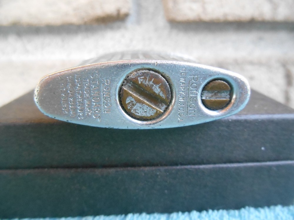Vintage Ronson STANDARD OVAL AUTOMATIC CIGARETTE LIGHTER. NO WORK, SOLD AS-IS!