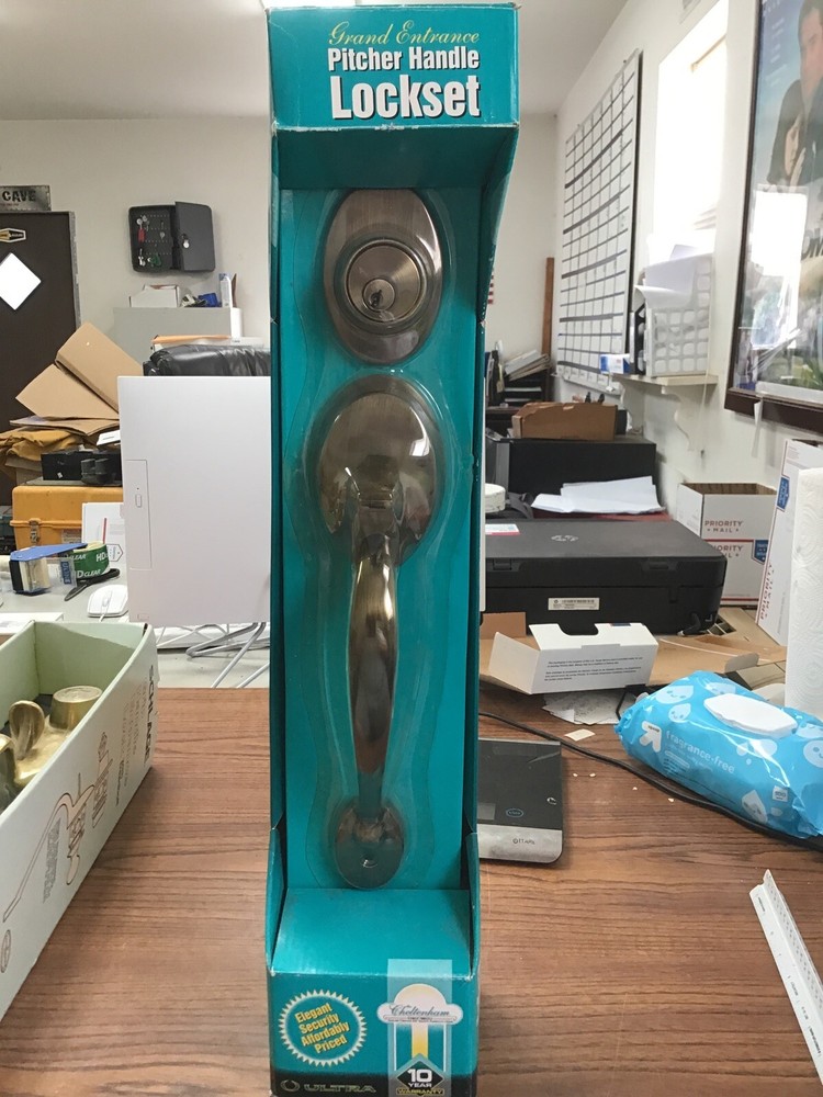 Grand Entrance Pitcher Handle Lockset Solid Brass (CX24B)