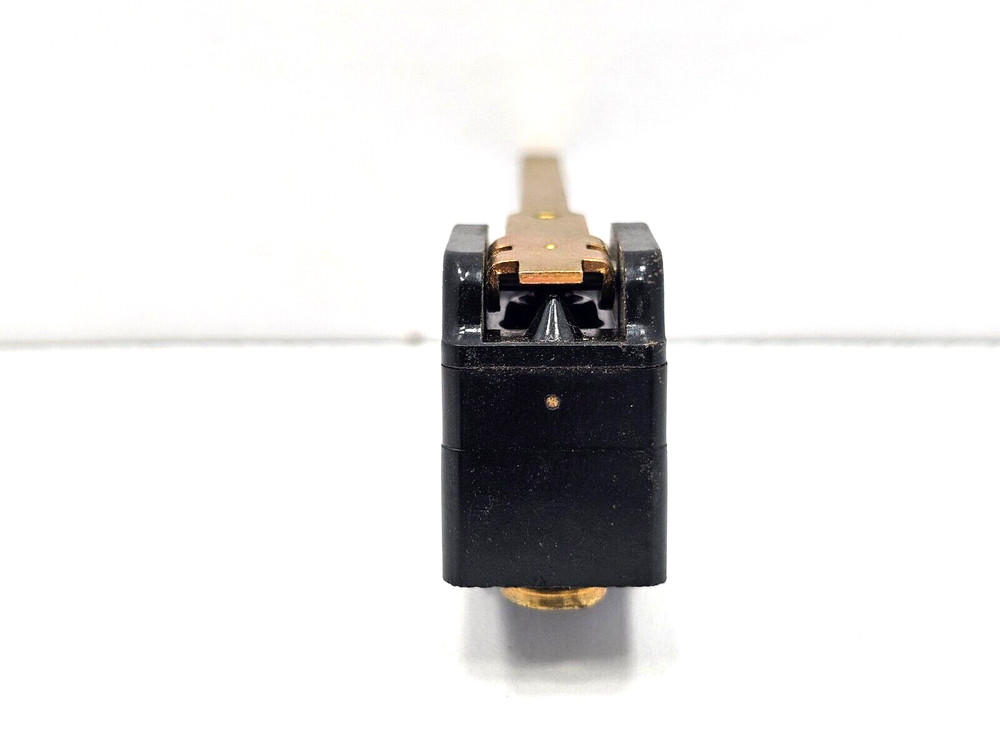 BZ-RW80-A2 MICRO SWITCH LOT OF 2