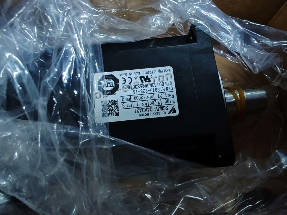 1PCS NEW SGMJV-04ADA21 Servo motor