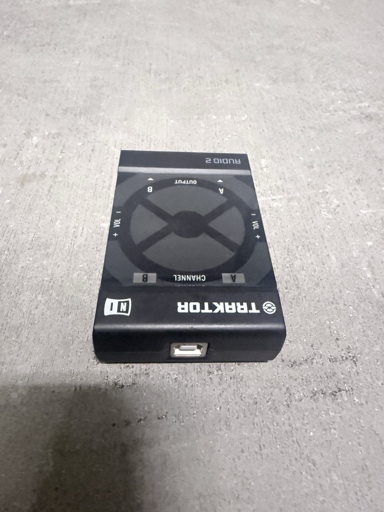 Native Instruments Traktor Audio Pro 2-Channel DJ Audio Interface