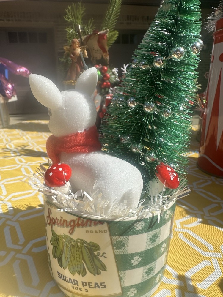 Vintage Christmas Deer W/Beets Mug Christmas Assemblage