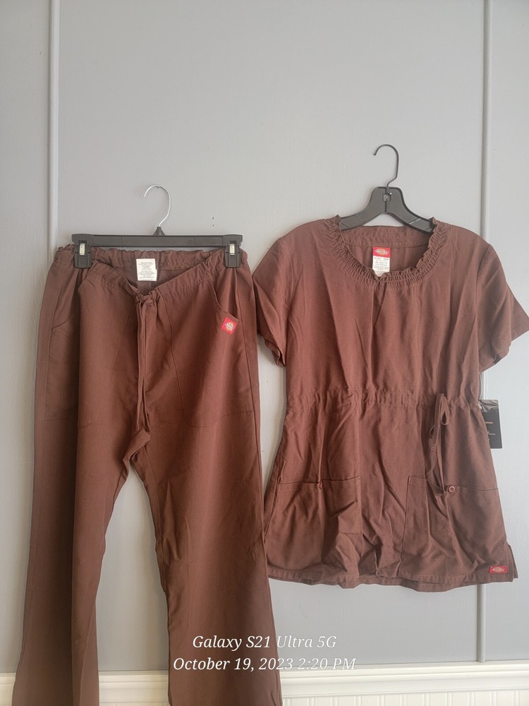 Dickies Scrub Set Brown