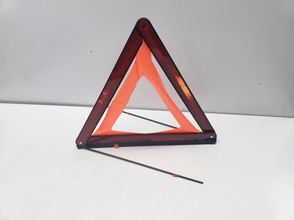 AUDI Q3 8U EMERGENCY HAZARD WARNING TRIANGLE 2012