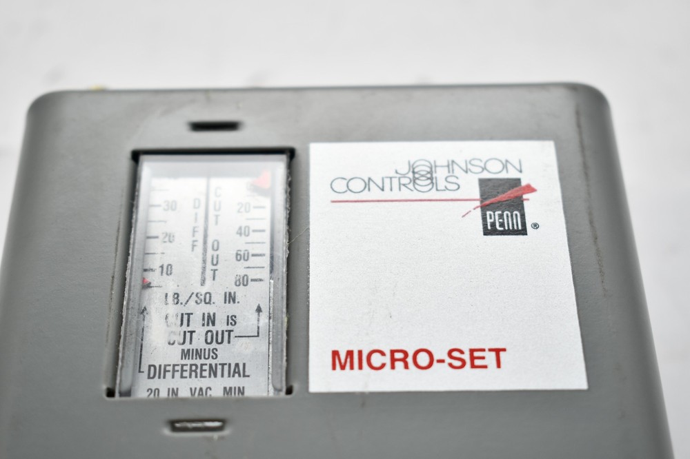 Johnson Controls P72CA-18C Pressure Control 12''/80 DIFF 5/35 Switch