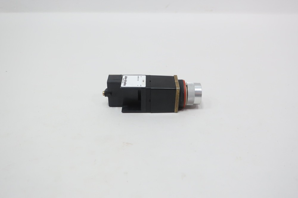 Allen Bradley 800MR-H31BLA Selector Switch 2 Pos
